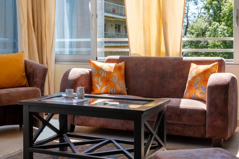 Bright 2-Bedroom Apartment Close to La Croisette & City Centre - image 16