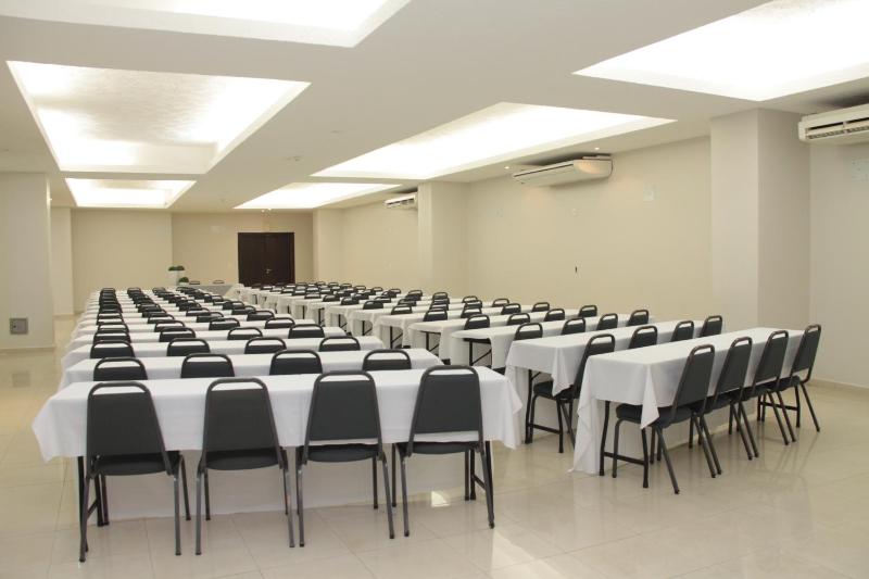 Oasis Tower Hotel - image 19