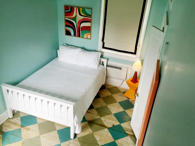 Budget Double Room image 4