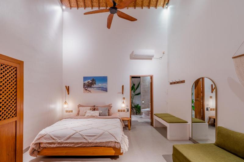 Palm Paradise - image 3