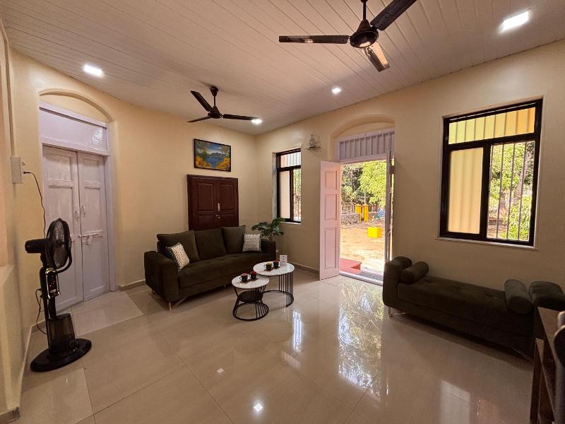 Lilly Beach House - image 7