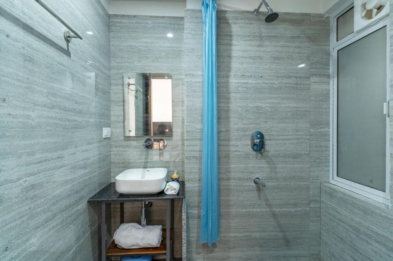 The Brick House! Stylish Furnished 1BHK with Living Kitchen and Balcony - image 29