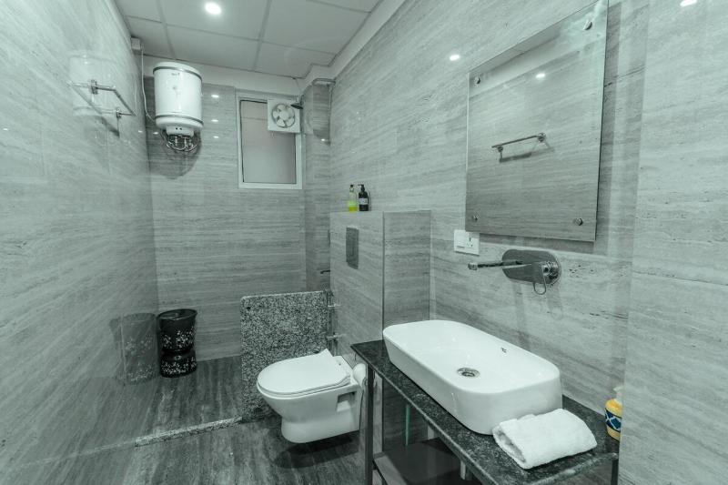 The Brick House! Stylish Furnished 1BHK with Living Kitchen and Balcony - image 27