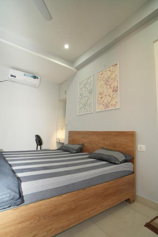 The Brick House! Stylish Furnished 1BHK with Living Kitchen and Balcony - image 18