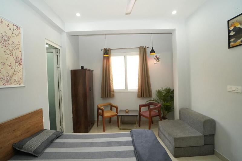 The Brick House! Stylish Furnished 1BHK with Living Kitchen and Balcony - image 15