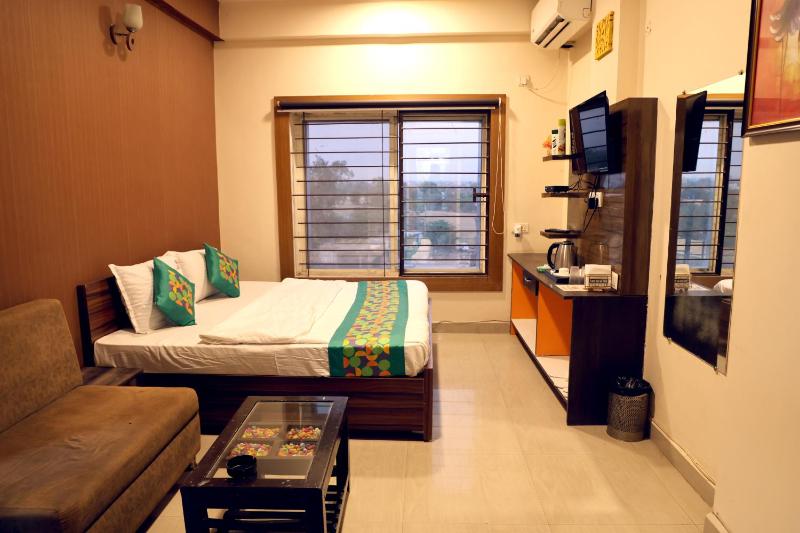 Alankar Hoshangabad Road - image 33