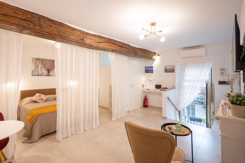Piave suite | Modern studio con balcone in corte storica - image 3