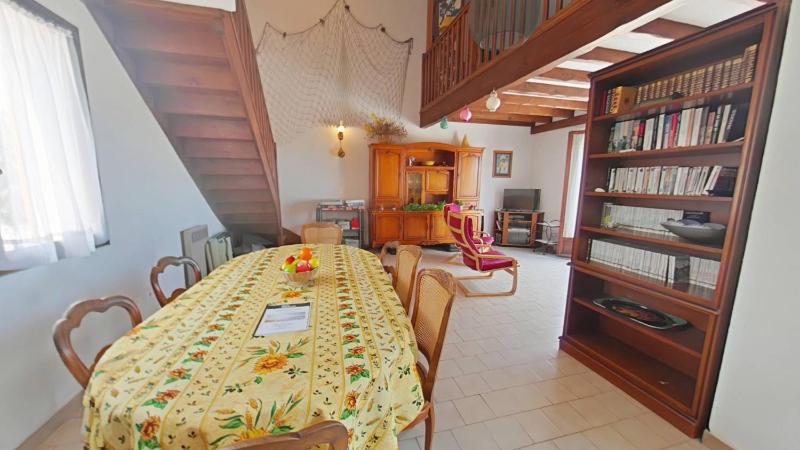 Grande villa proche de la mer - image 7