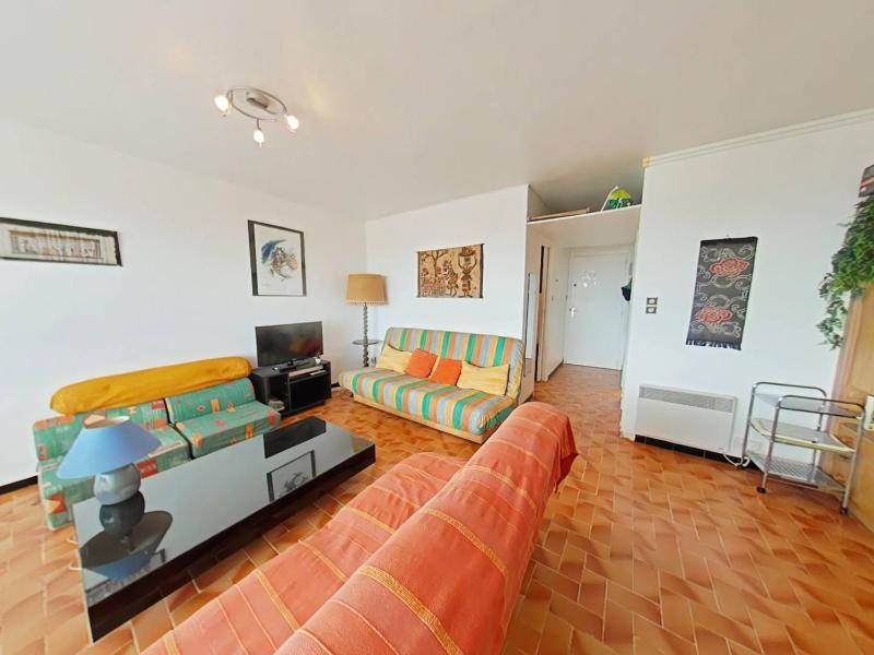 Appartement T2 en RDC avec une terrasse donnant un accès direct à la plage - image 3
