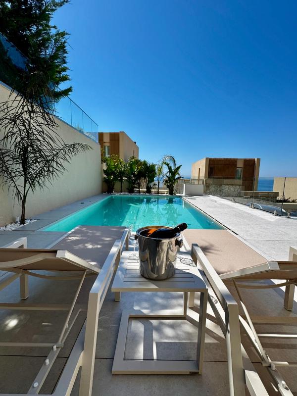 Seaclusion Villa Palase - Heated Pool & Jacuzzi - image 1