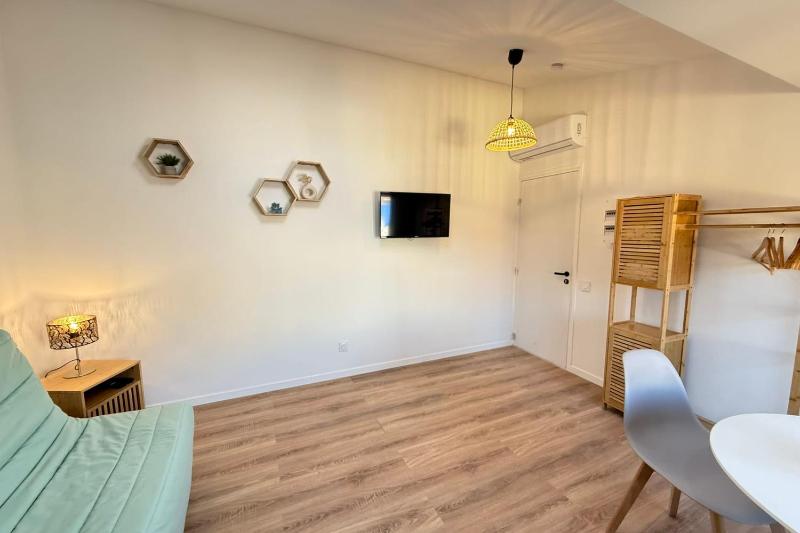 Viel Antibes - studio rénové & plein de charme - image 6