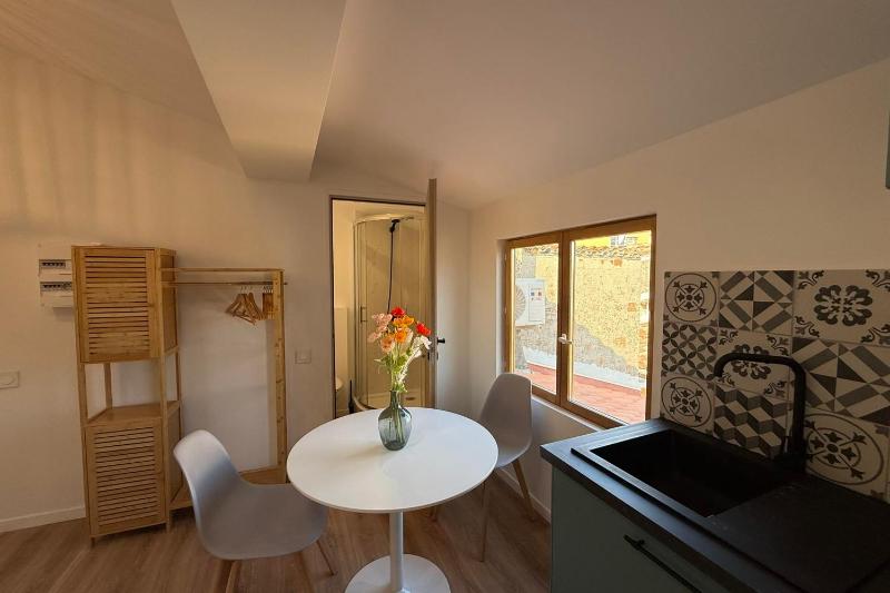 Viel Antibes - studio rénové & plein de charme - image 7