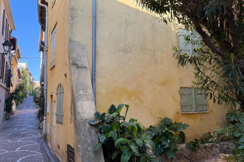 Viel Antibes - studio rénové & plein de charme - image 4