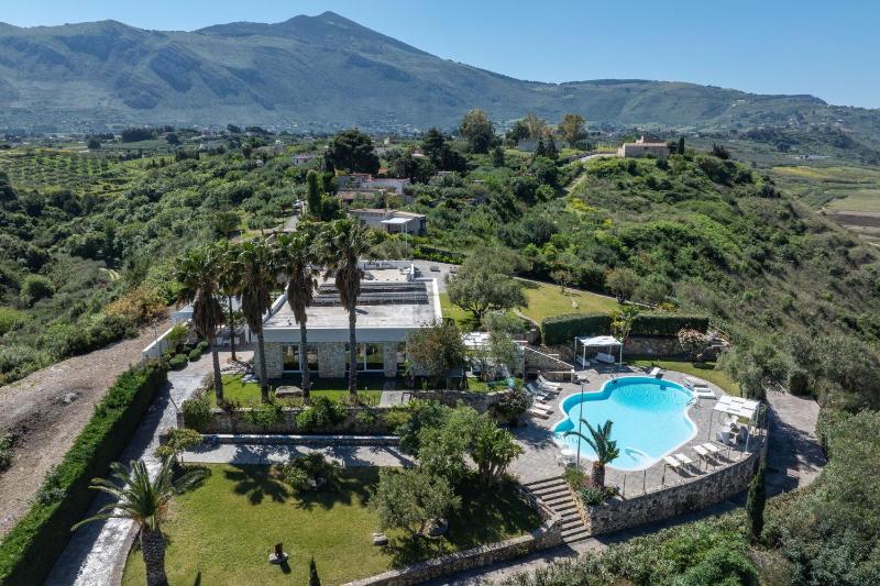 Villa Demetra by PosarelliVillas - luxurious vacation villa rental near the hamlet of Scopello Sicily - image 10