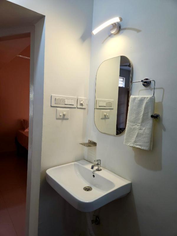 White House - Delightful Vacay - image 2