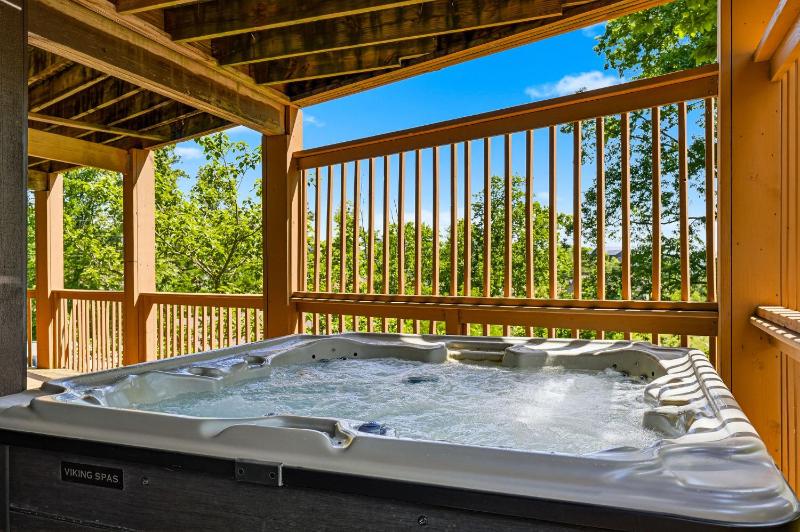 Beorns Cottage 5BR Smoky Mountain Getaway with Views Hot Tub & Game Room - image 45