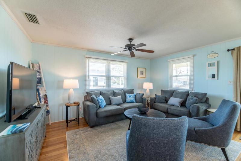 Beach Beacon - KDH MP 5 Ocean View Close to the Beach Open All Year Flex Stays - image 4