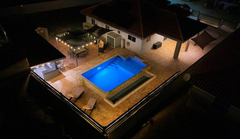 4BR Villa Private Pool 15 Minutes from Eagle Beach - image 11