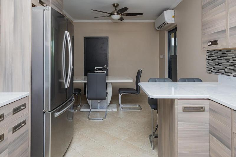 4BR Villa Private Pool 15 Minutes from Eagle Beach - image 18