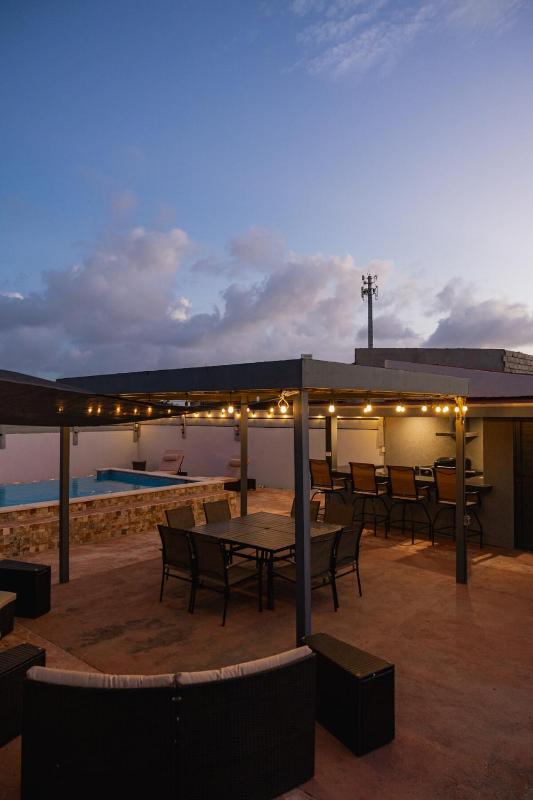 4BR Villa Private Pool 15 Minutes from Eagle Beach - image 22