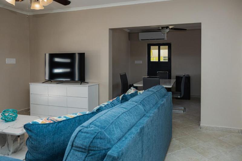 4BR Villa Private Pool 15 Minutes from Eagle Beach - image 15