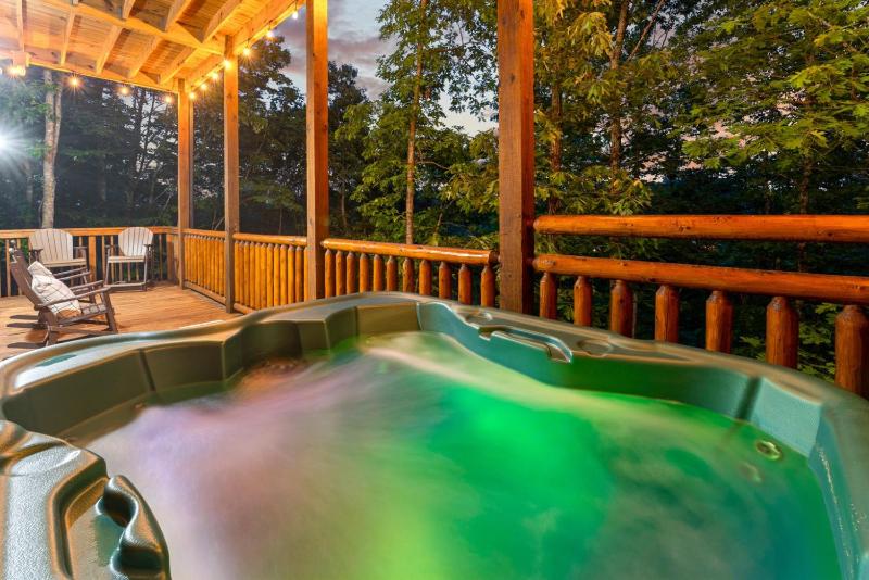 Family Cabin Private Indoor Pool Hot Tub Views Arcades EV - 5 Min to Pkwy - image 29