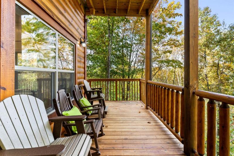 Family Cabin Private Indoor Pool Hot Tub Views Arcades EV - 5 Min to Pkwy - image 34