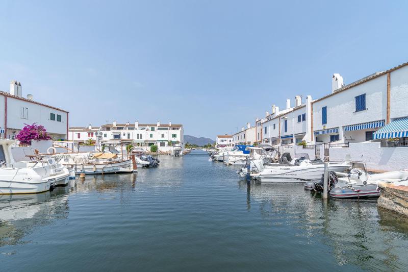 195-Casa al canal con amarre - image 32