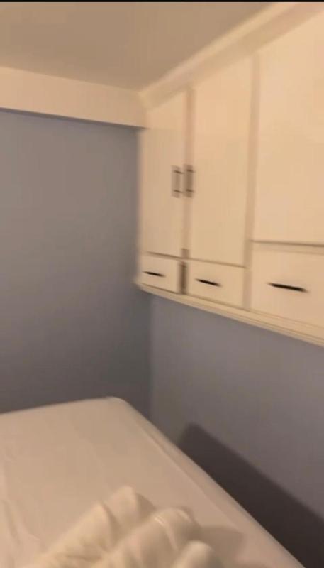 Dee's Cozy Apartment - image 9