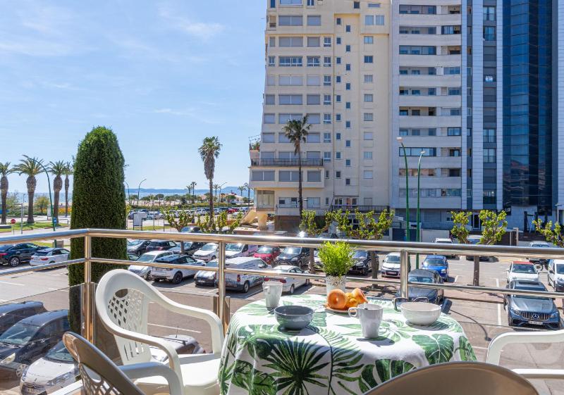 Apart-rent Apartamento Mirablau 0089 con vistas laterales a la playa - image 19