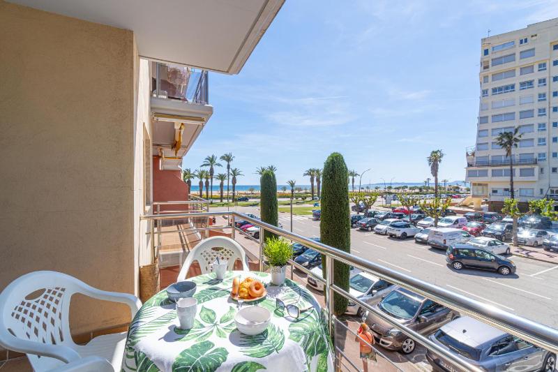 Apart-rent Apartamento Mirablau 0089 con vistas laterales a la playa - image 18