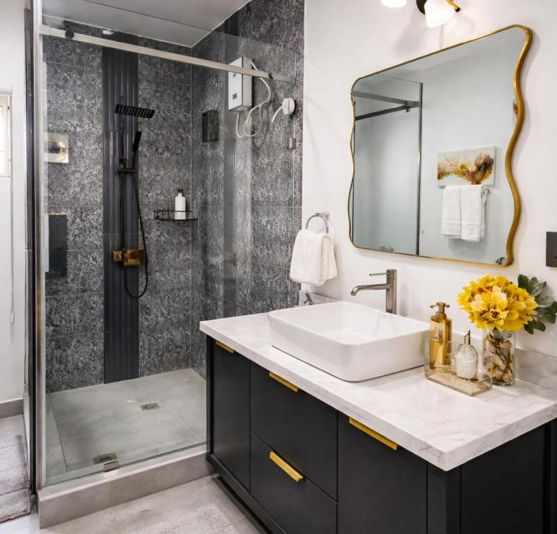 Modern 3BR EnSuite Near Beach - image 13
