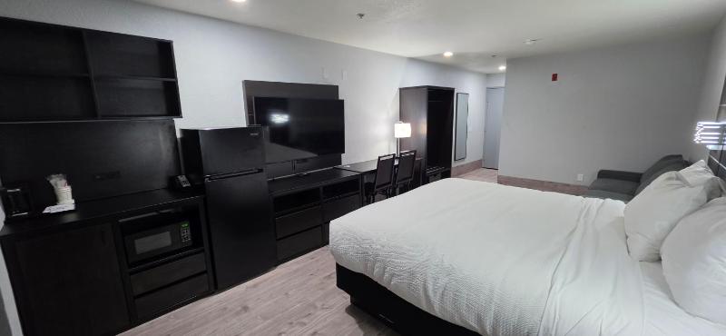 Baymont by Wyndham San Antonio Downtown - image 12