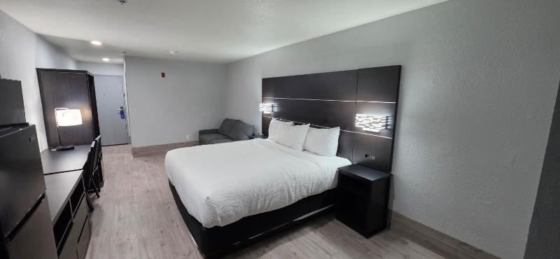 Baymont by Wyndham San Antonio Downtown - image 6