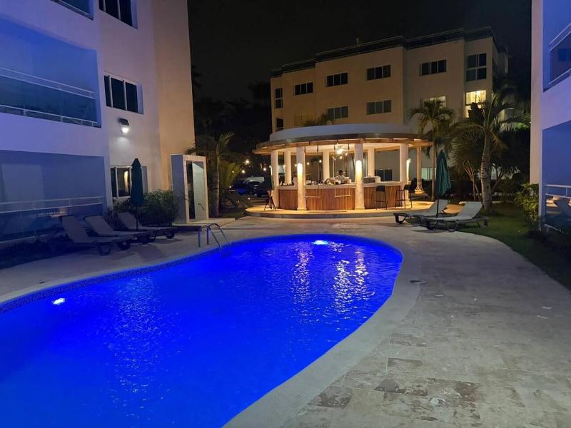 Beachfront Condo 2 Pools Private Beach 8 Guest - image 13