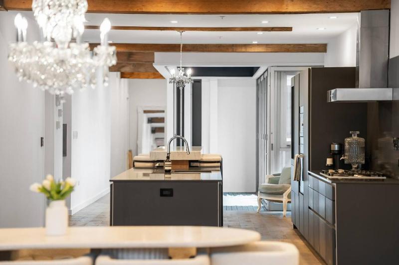 2BR Downtown Luxury Loft w Direct Elevator Entry - image 9