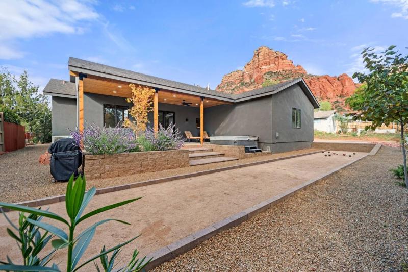 New Build w Epic Views Walk to Chapel Trails - image 3