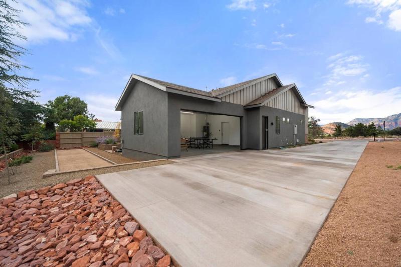 New Build w Epic Views Walk to Chapel Trails - image 27