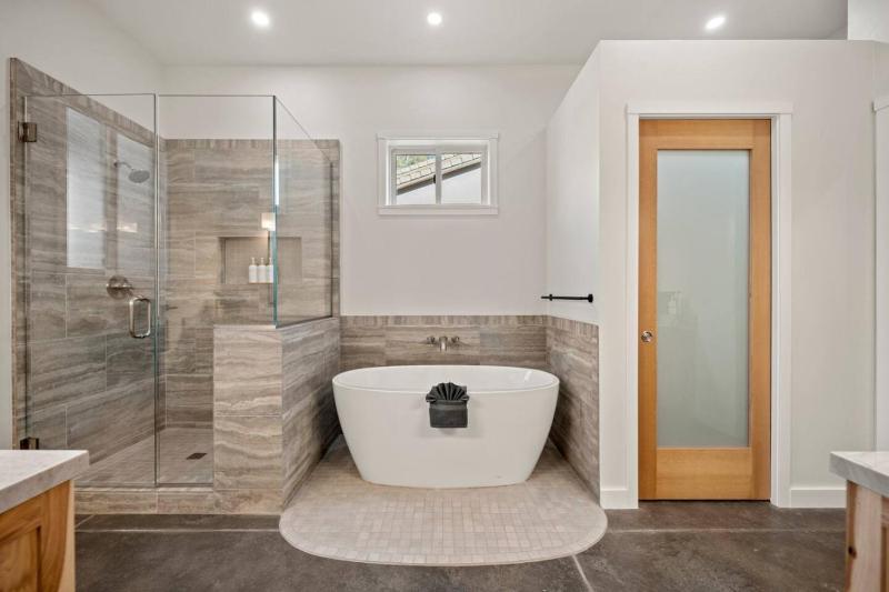 New Build w Epic Views Walk to Chapel Trails - image 15