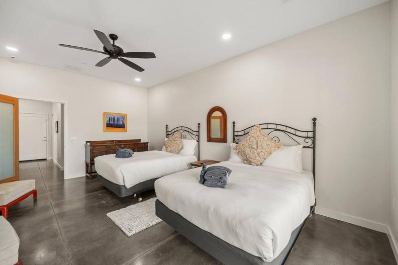 New Build w Epic Views Walk to Chapel Trails - image 17
