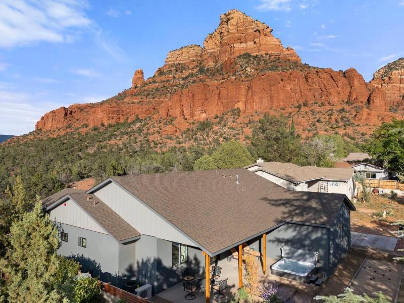 New Build w Epic Views Walk to Chapel Trails - image 32