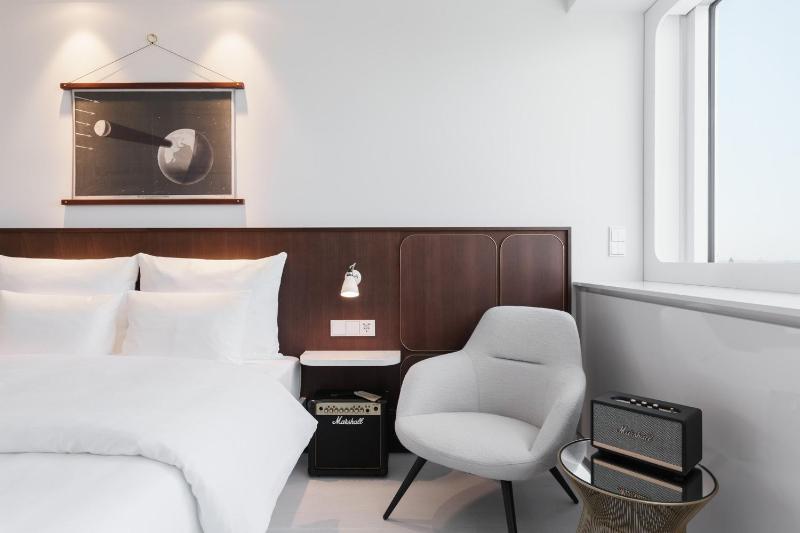 Ruby Luna Hotel Dusseldorf by IHG - image 8