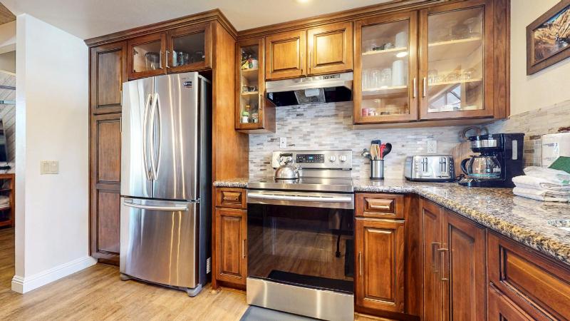 Snowflower 3 Remodeled and Modern Private Washer Dryer with Fireplace - image 19