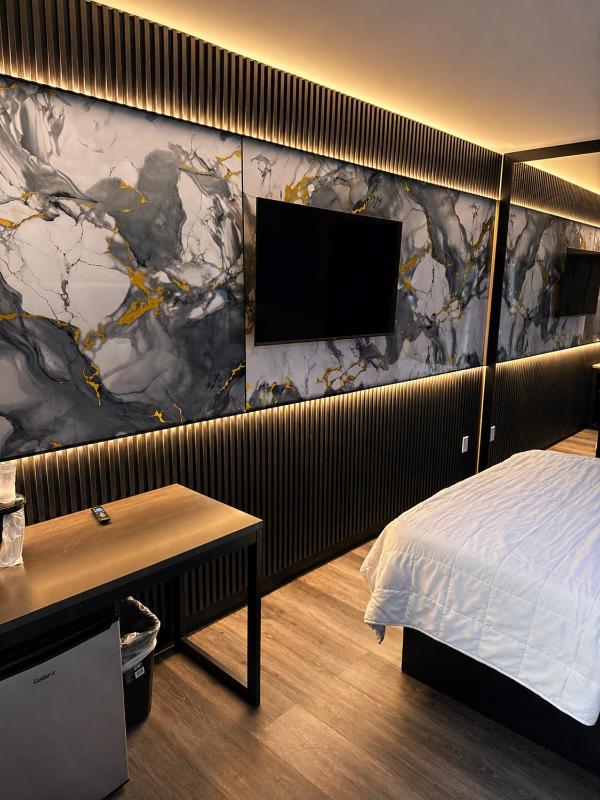 THE VINE HOTEL BRAND NEW - image 15
