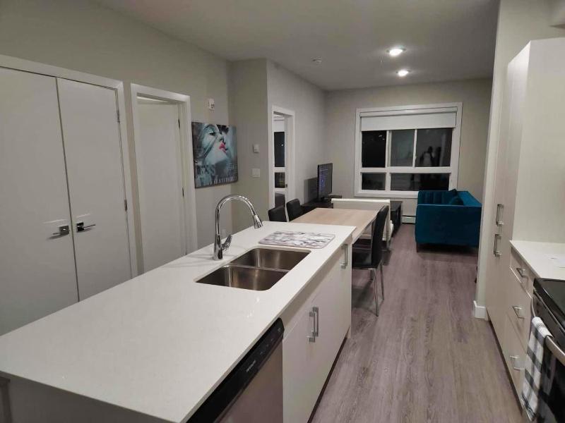 Two Bedroom Townhouse in Center of Vancouver - image 3