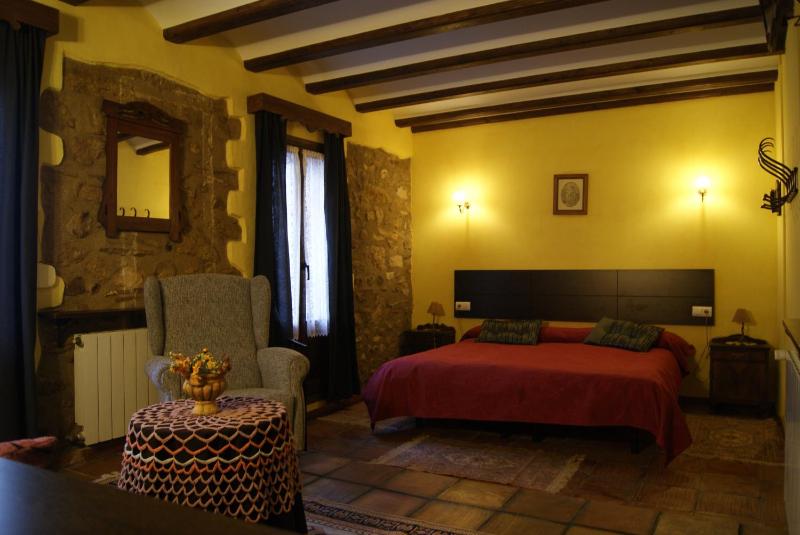 Double or Twin Room image 3