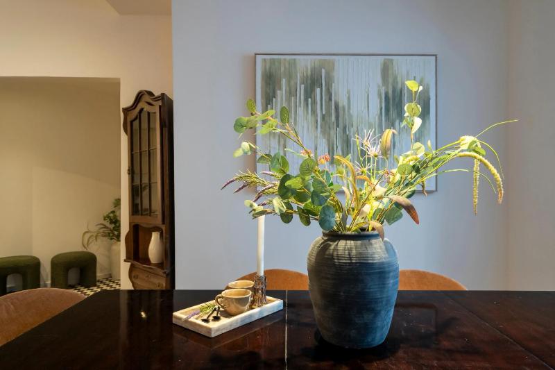 Stunning 4BR - Grand Elegant Retreat in Historic Center - image 15