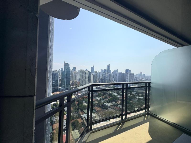 Luxury 3BR Gramercy Makati | 141 sqm | City View with Balcony | Group or  Family Stay | Pet-friendly - image 12
