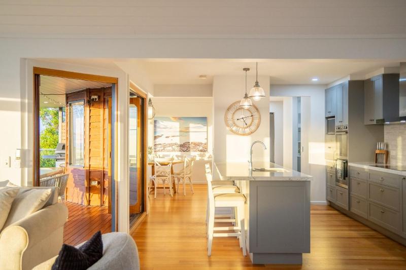 Seaview Escape - image 9
