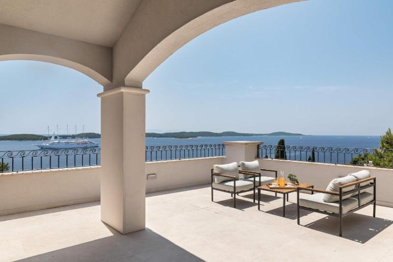 Luxury Villa Hvar Carpe Diem newly renovated with private pool by the sea - image 36